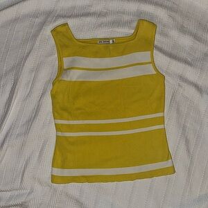 YELLOW TANK TOP SIZE MEDIUM